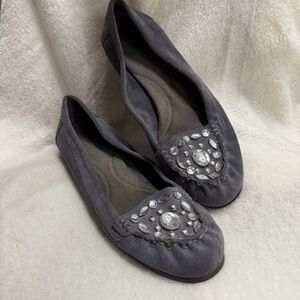 AEROSOLES gray Suede embellished jeweled loafer flats size 8